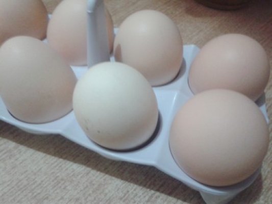 Românii cheltuie 5 milioane de lei pe ouă